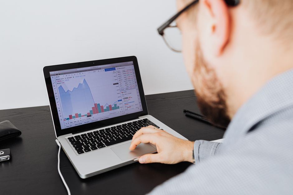review weekly Forex performance — How to Review Weekly Forex Performance Without Focusing Only on Profit